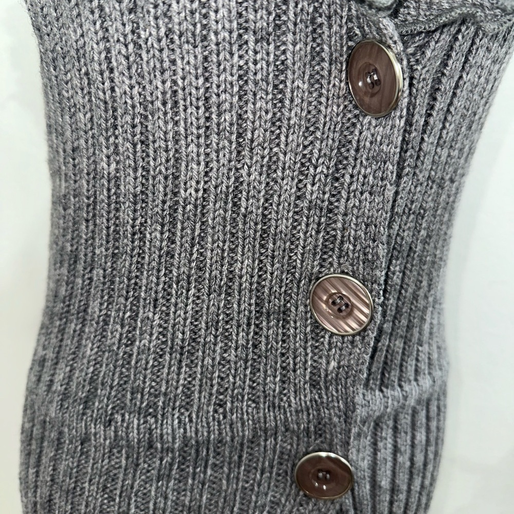 Sioni Gray Knit Cardigan with Faux Fur Collar - Picture 6 of 15